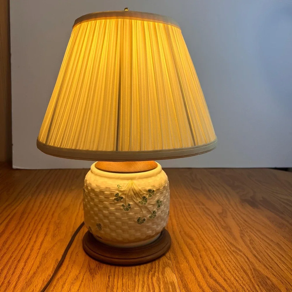 Vintage Belleek Ireland Shamrock Porcelain Table Lamp tested Working w Shade*
